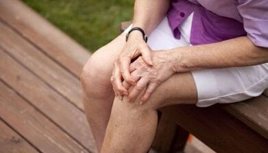 Mga simtomas sa arthrosis sa lutahan sa tuhod